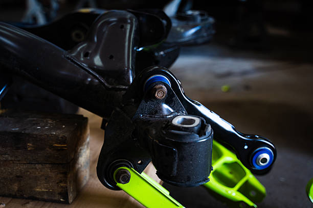 Dalle micro-fessure ai guasti: come i carichi ripetuti delle sospensioni distruggono le boccole in gomma