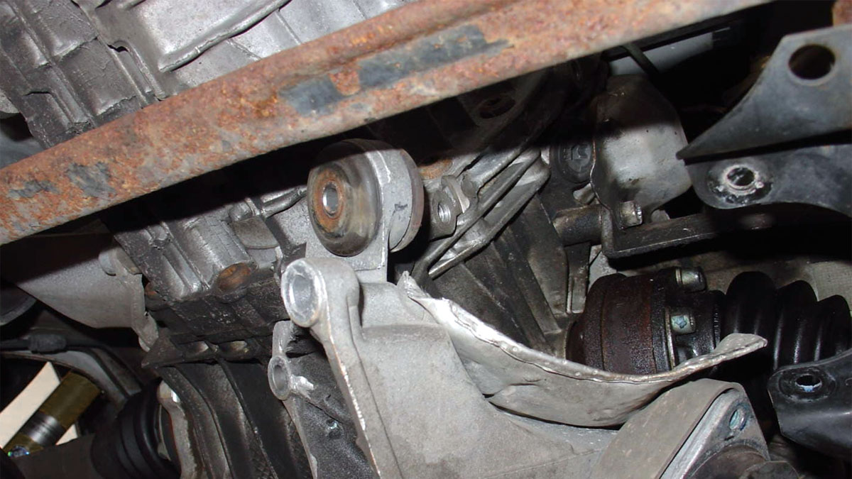 6 segnali di un supporto di trasmissione difettoso (e costi di sostituzione)